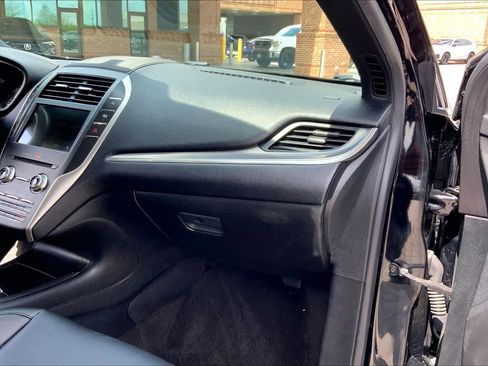 Used 2018 Lincoln MKC Premiere image 18