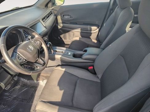 Used 2019 Honda HR-V Sport image 9