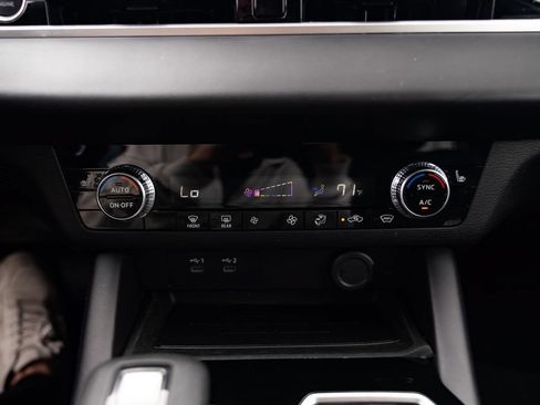 Used 2025 Mitsubishi Outlander ES AWD/4WD image 14