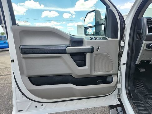 Used 2017 Ford F250 XLT AWD/4WD image 27