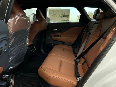 New 2025 Toyota Crown Signia image 12