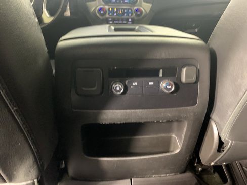 Used 2017 GMC Yukon SLE w/ SLE Value Package image 32