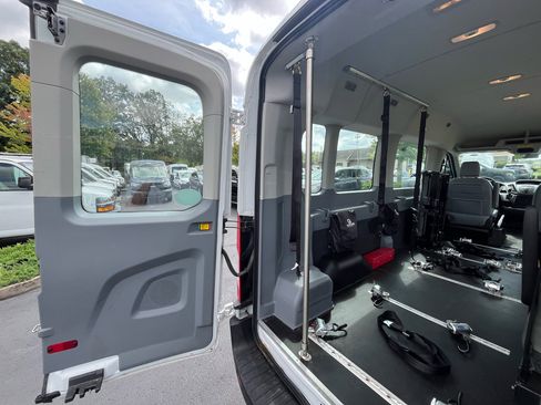 Used 2019 Ford Transit 350 XL image 30