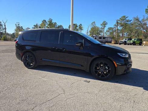 New 2026 Chrysler Pacifica Select w/ S Appearance Package FWD image 2