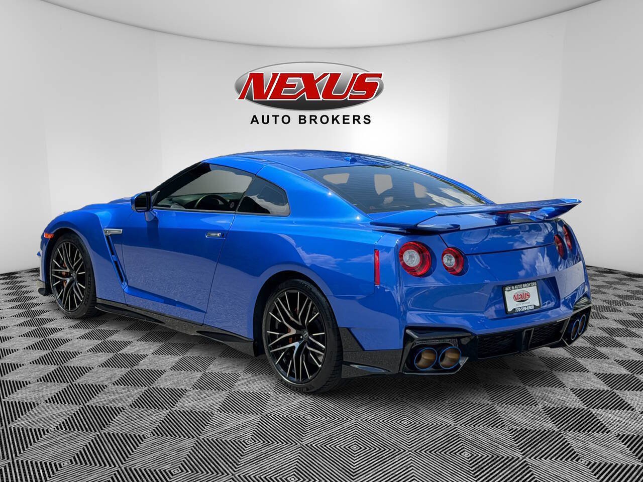 Used 2024 Nissan GT-R Premium w/ Premium Interior Package AWD/4WD image 8