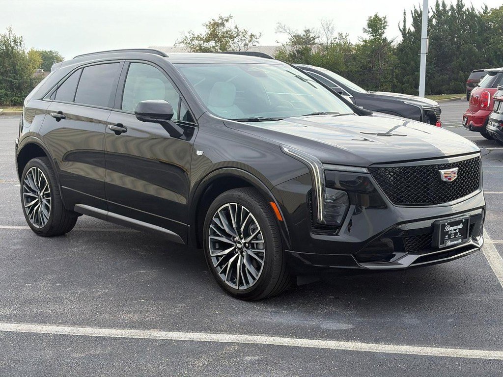 Used 2024 Cadillac XT4 Sport AWD/4WD image 3