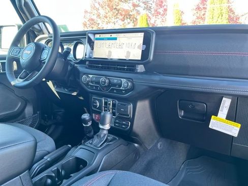 New 2025 Jeep Wrangler Unlimited Rubicon image 24