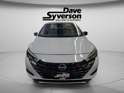 New 2025 Nissan Versa SR w/ Trunk Package image 5