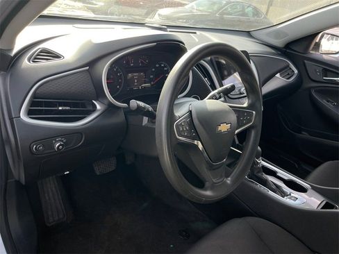 Used 2024 Chevrolet Malibu LT image 9
