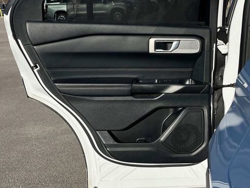 Used 2020 Ford Explorer Limited image 24