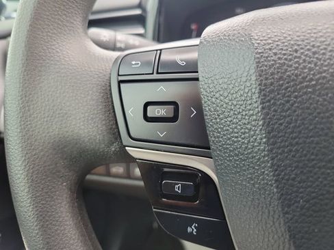 Used 2025 Toyota Camry LE w/ Convenience Package image 20