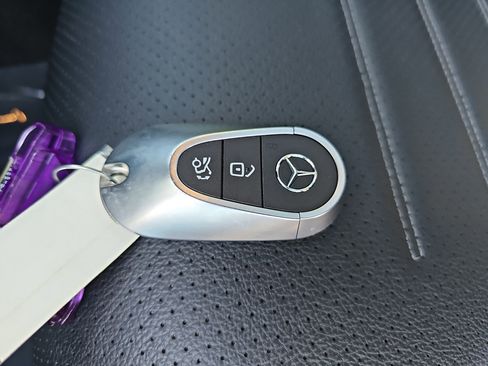 Certified 2026 Mercedes-Benz GLC 300 4MATIC image 37