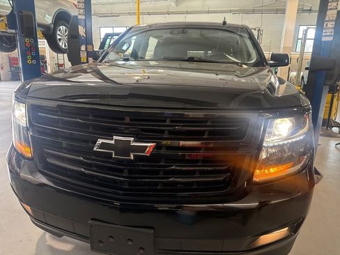 Used 2019 Chevrolet Suburban Premier image 2