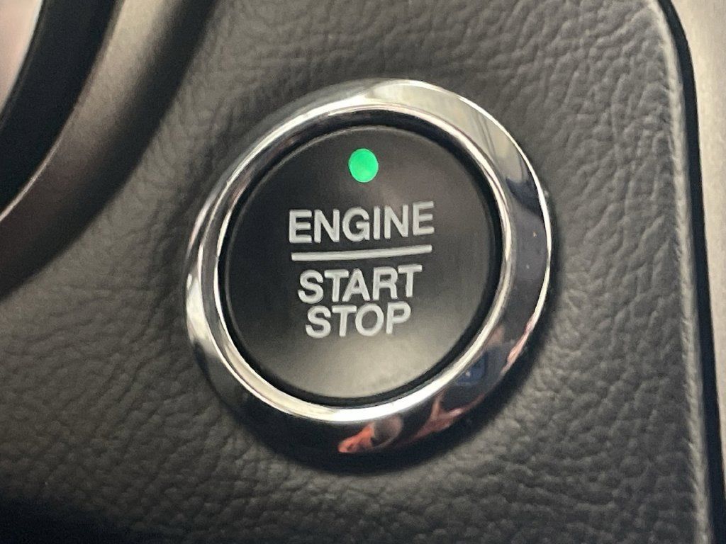 Used 2020 Ford Fusion SEL FWD image 11