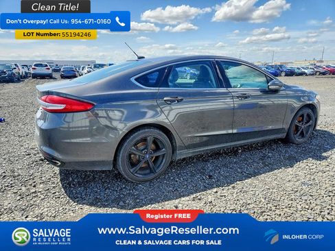 Used 2017 Ford Fusion SE w/ Fusion SE Technology Package FWD image 4