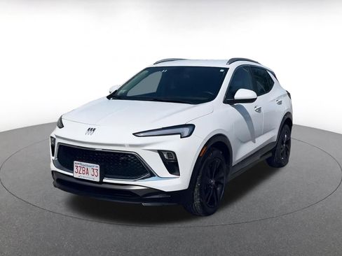 Used 2024 Buick Encore GX Sport Touring image 7