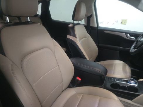 Used 2022 Ford Escape SEL image 4