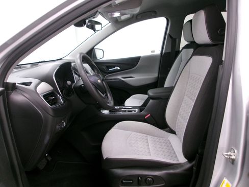 Used 2022 Chevrolet Equinox LS w/ LS Convenience Package FWD image 8