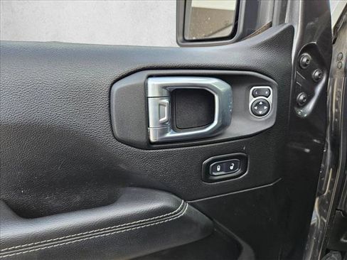 Used 2022 Jeep Wrangler Unlimited Sahara w/ Safety Group AWD/4WD image 9