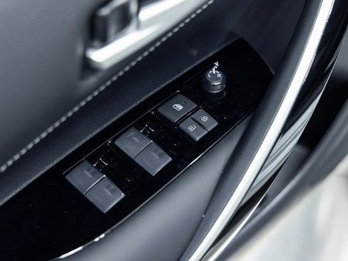 Used 2025 Toyota Corolla XSE image 12