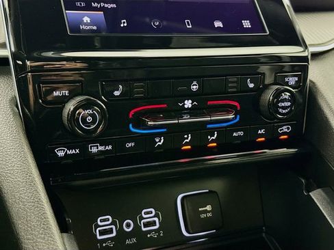 Used 2025 Jeep Grand Cherokee L Altitude image 16