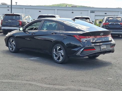 Used 2025 Hyundai Elantra Sport w/ Cargo Package FWD image 4