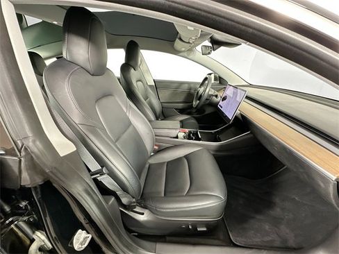 Used 2018 Tesla Model 3 Mid Range image 24