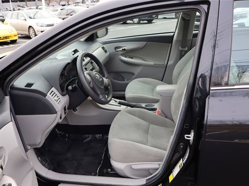 Used 2013 Toyota Corolla LE image 15