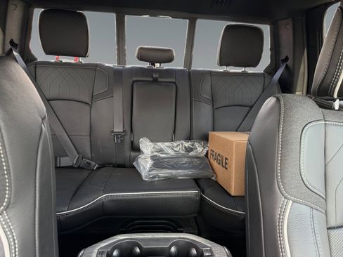New 2026 RAM 2500 Limited AWD/4WD image 13
