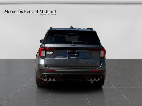 Used 2025 Ford Explorer ST image 6