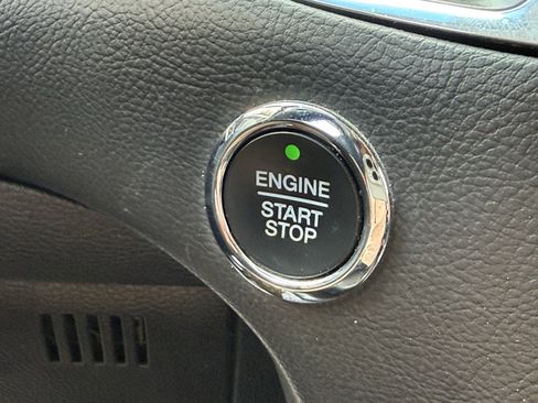 Used 2019 Ford Edge Titanium FWD image 26