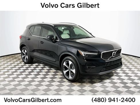Certified 2025 Volvo XC40 B5 Plus w/ Protection Package Premier image 1