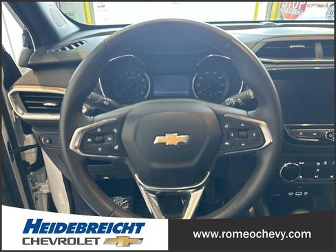 Used 2023 Chevrolet TrailBlazer ACTIV w/ Sun and Liftgate Package image 18