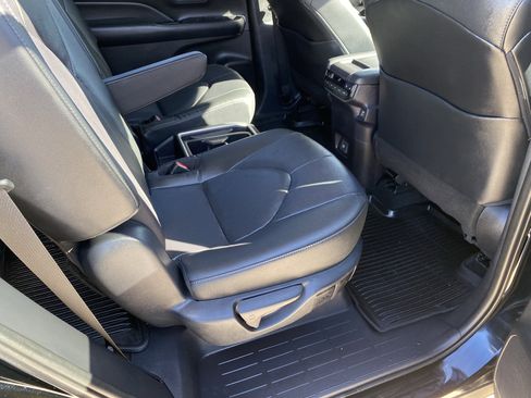 Used 2025 Toyota Grand Highlander AWD image 17