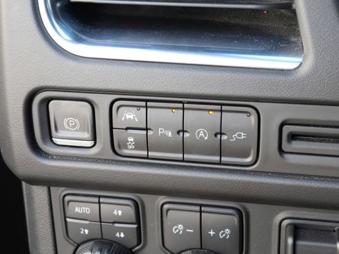 Used 2021 Chevrolet Tahoe LT w/ LT Signature Package image 15