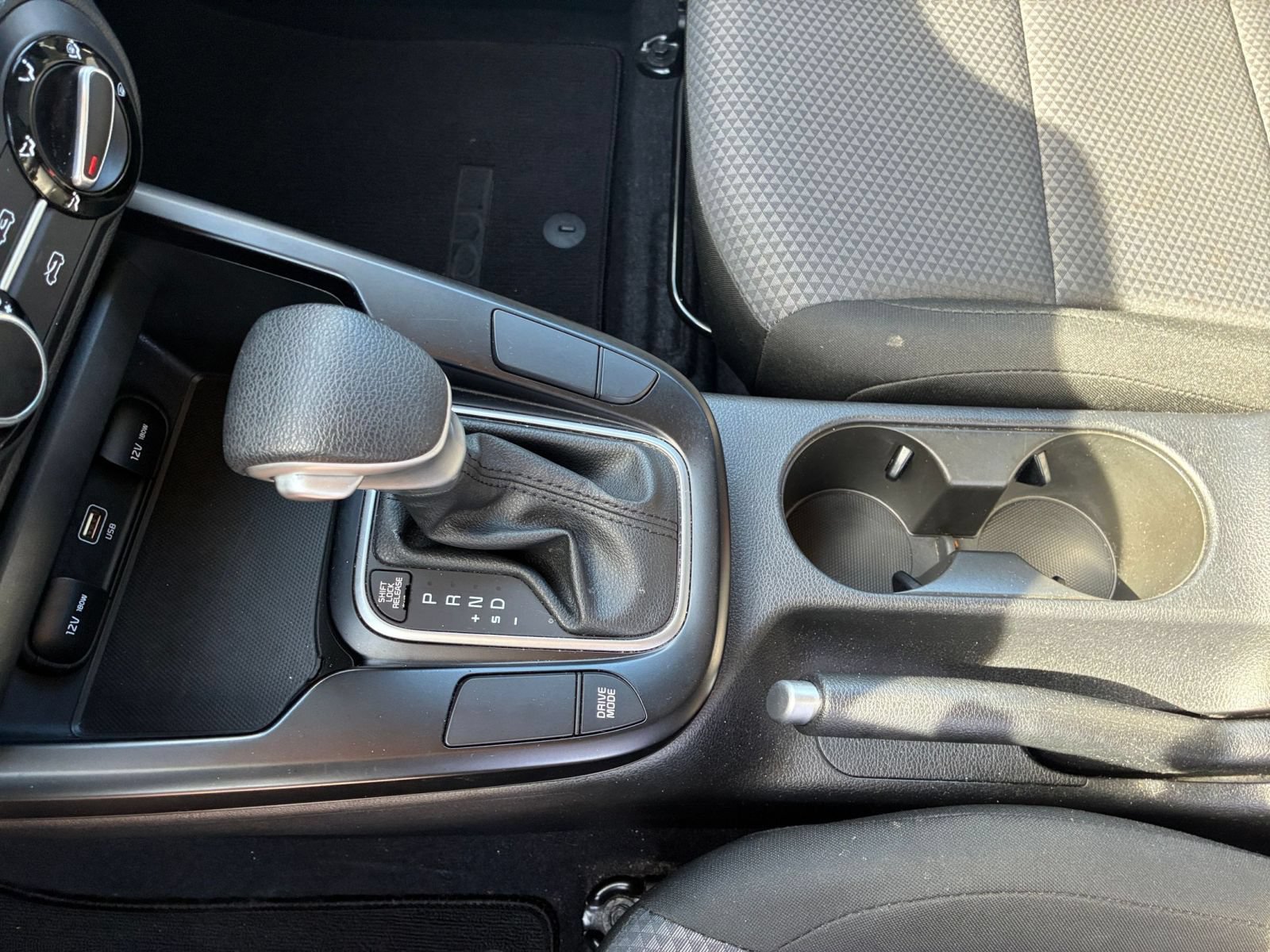 Used 2025 Kia Soul LX w/ LX Technology Package FWD image 38