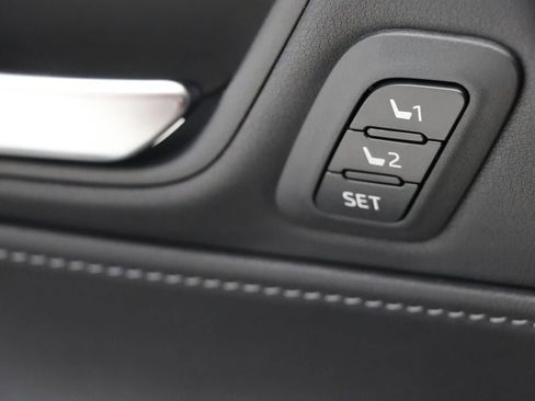 Used 2024 Toyota Venza Nightshade image 30