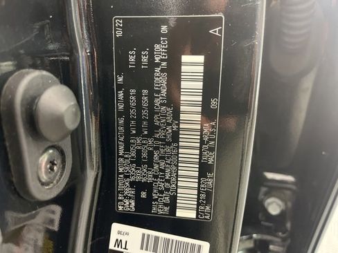 Certified 2023 Toyota Highlander XLE image 35