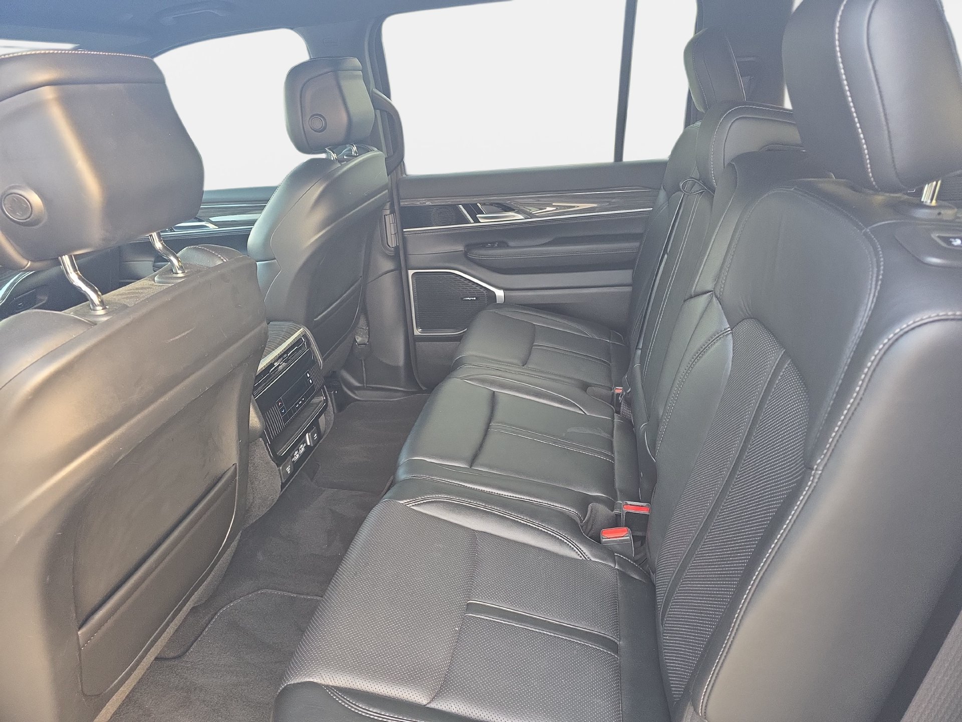Used 2022 Jeep Wagoneer Series II AWD/4WD image 14