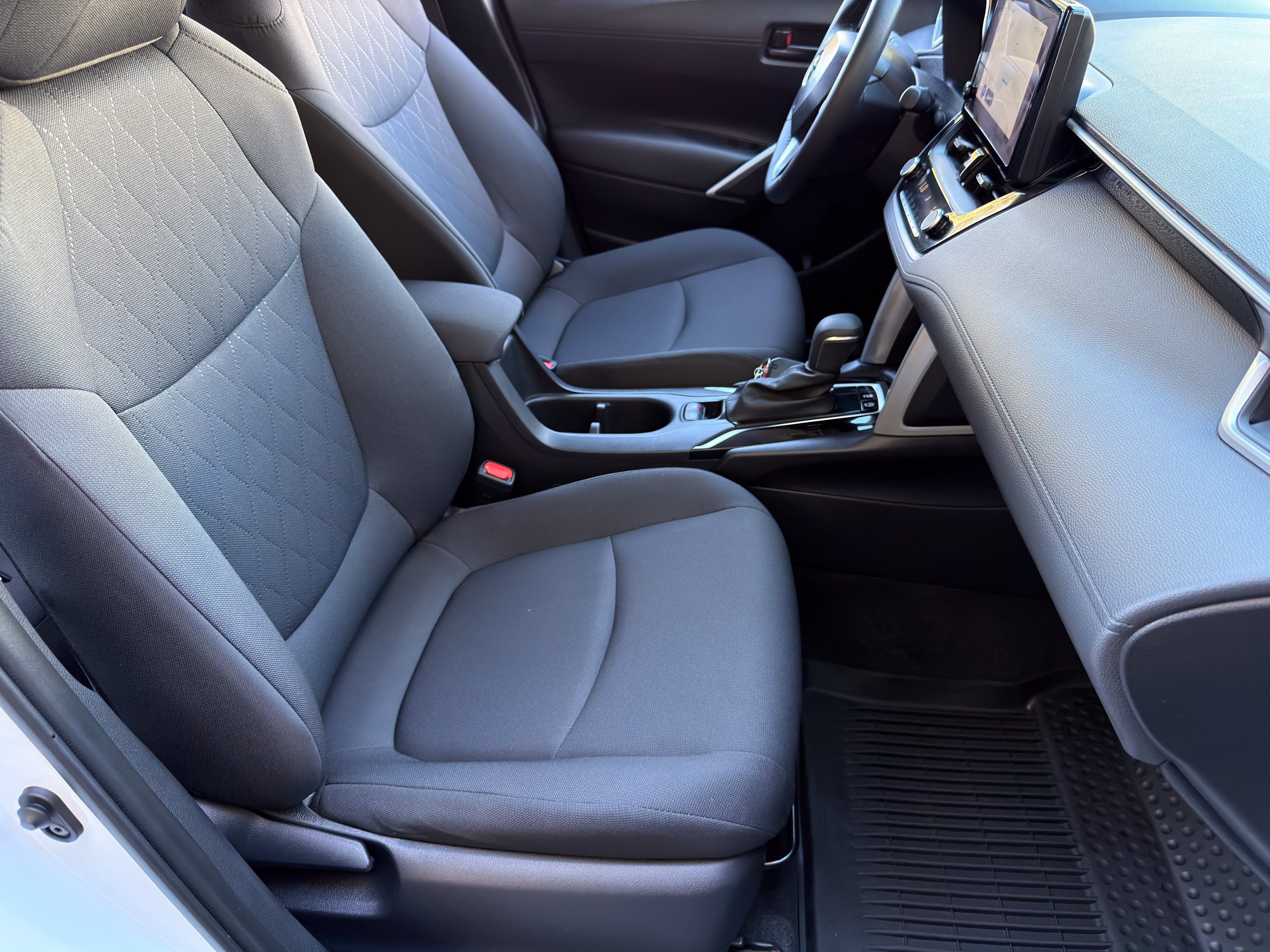 Certified 2025 Toyota Corolla Cross LE FWD image 22