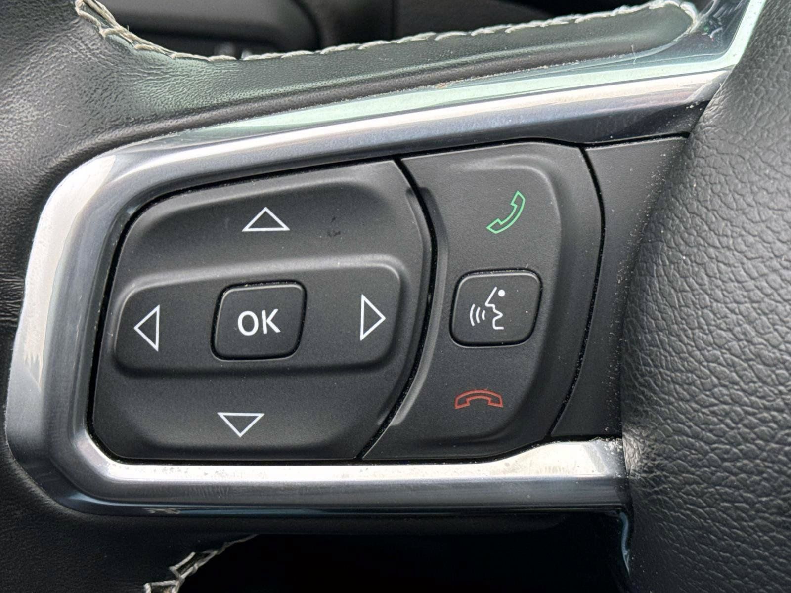 Used 2023 Jeep Wrangler Unlimited Sahara w/ Cold Weather Group AWD/4WD image 18
