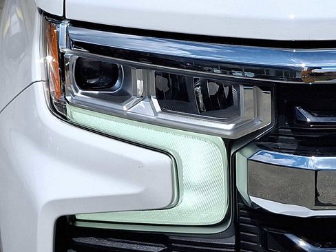 Used 2023 Chevrolet Silverado 1500 LT AWD/4WD image 9
