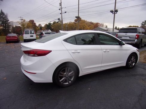 Used 2017 Hyundai Elantra SE w/ SE A/T Tech Package 03 image 5