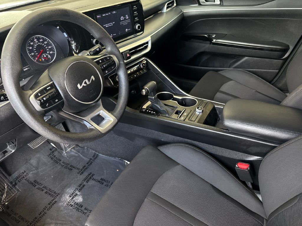 Used 2023 Kia K5 LXS FWD image 9