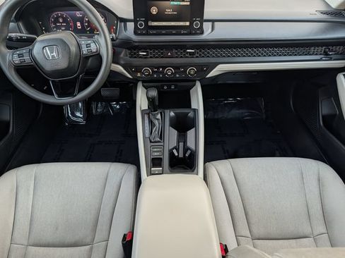 Used 2025 Honda Accord SE image 11