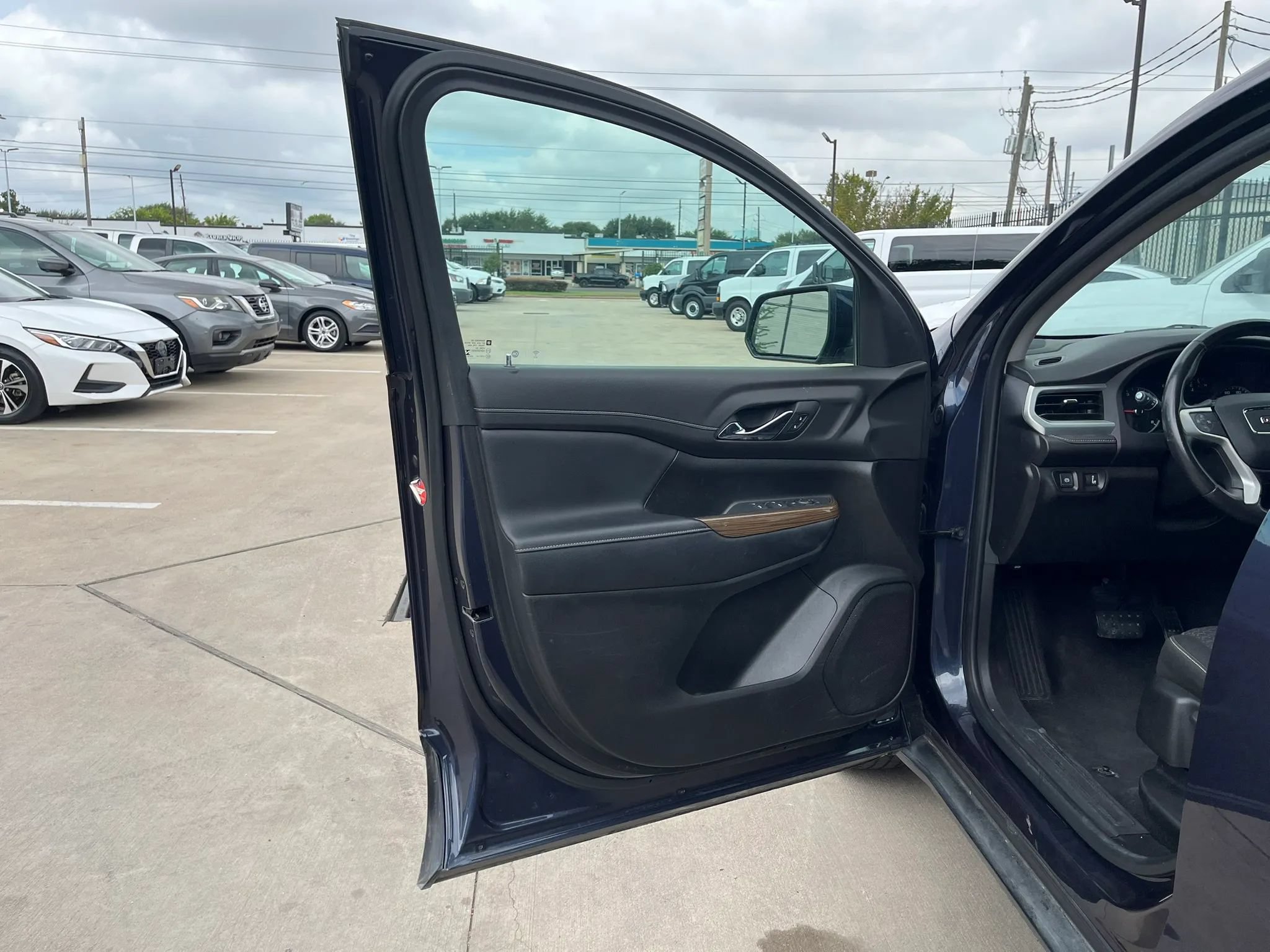 Used 2019 GMC Acadia SLE AWD/4WD image 26