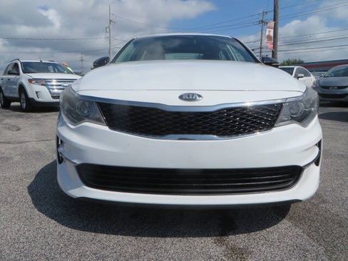 Used 2017 Kia Optima LX w/ Value Package FWD image 5