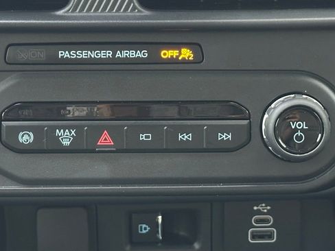 New 2025 Ford Maverick Lariat image 40