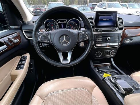 Used 2019 Mercedes-Benz GLS 550 4MATIC image 6