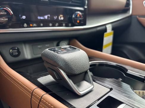 New 2026 Nissan Rogue Platinum AWD/4WD image 19